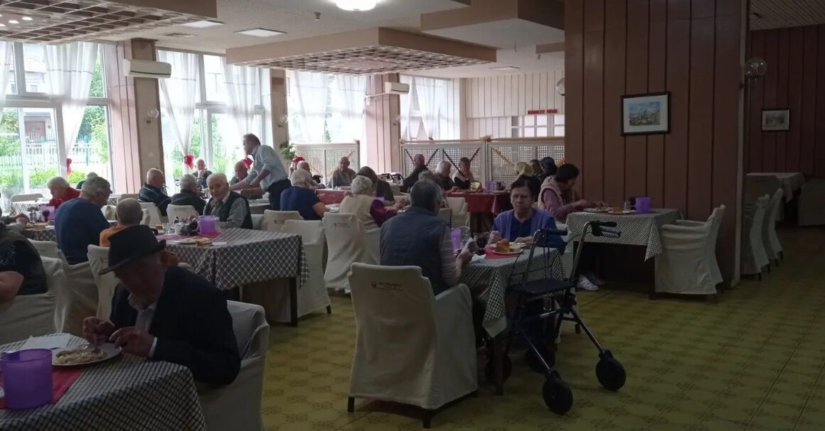 Priprema zdravog ručka za Dom penzionera Priprema zdravog ručka za Dom penzionera