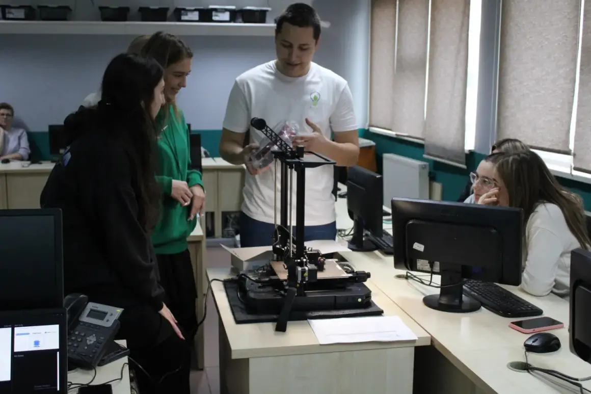 „Razvijanje poduzetničkog duha kod djevojaka: inovacije i tehnologija“ – Radionice 3D printanja